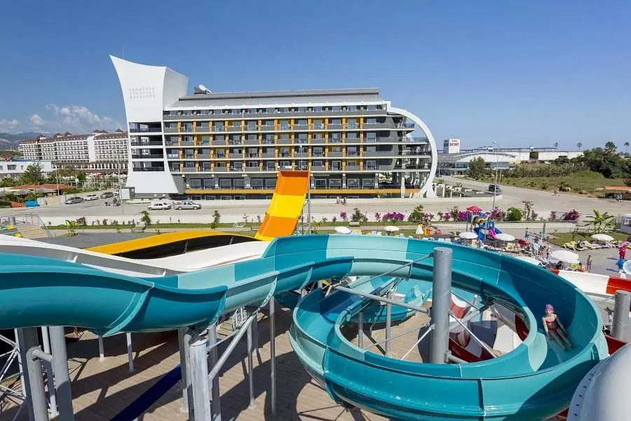 پارک آبی SENZA THE INN RESORT